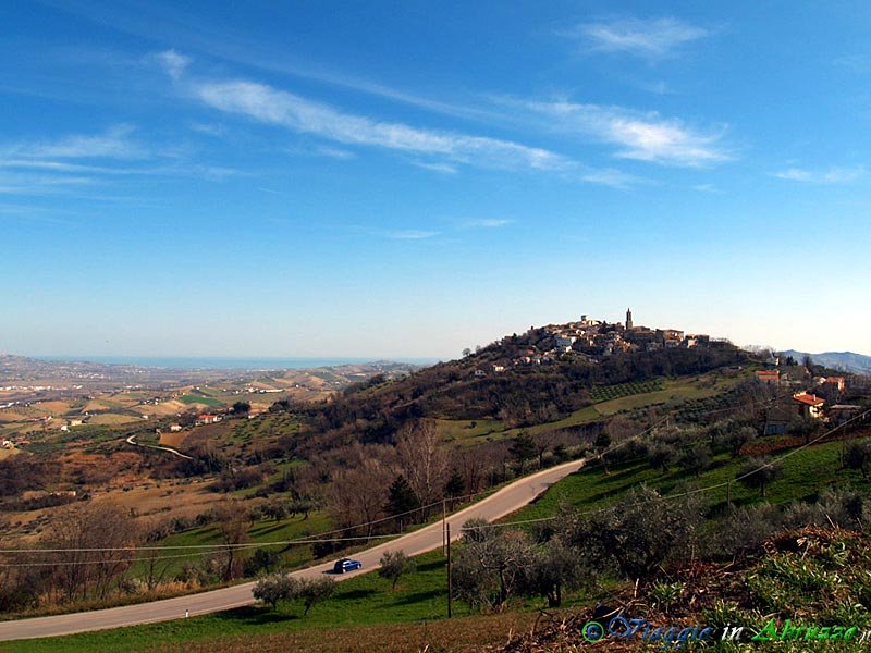 19-P1011191+.jpg - 19-P1011191+.jpg - Panorama del borgo.